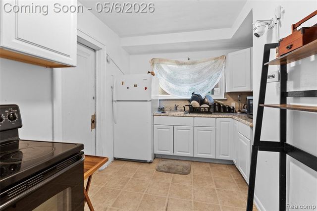 18720 Salem Street, Detroit, MI 48219