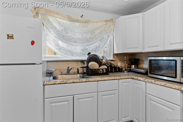 18720 Salem Street, Detroit, MI 48219
