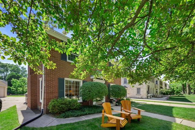4652 N Wildwood AVENUE, Whitefish Bay, WI 53211