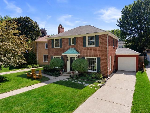 4652 N Wildwood AVENUE, Whitefish Bay, WI 53211