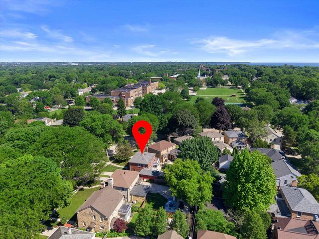 4652 N Wildwood AVENUE, Whitefish Bay, WI 53211