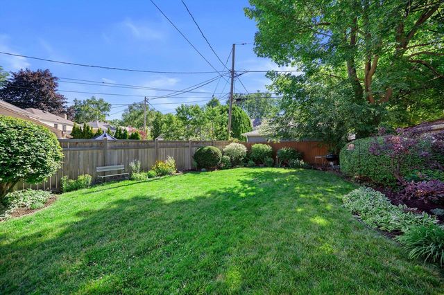 4652 N Wildwood AVENUE, Whitefish Bay, WI 53211