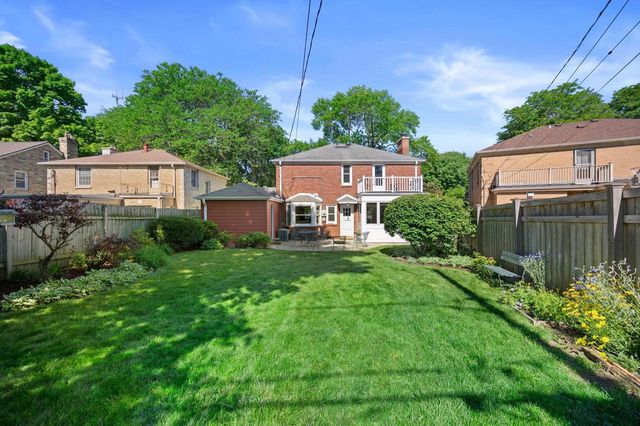 4652 N Wildwood AVENUE, Whitefish Bay, WI 53211