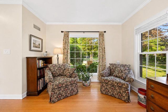 4652 N Wildwood AVENUE, Whitefish Bay, WI 53211