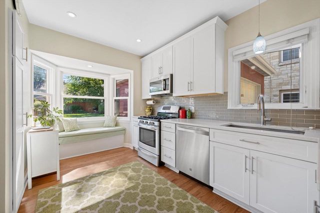 4652 N Wildwood AVENUE, Whitefish Bay, WI 53211