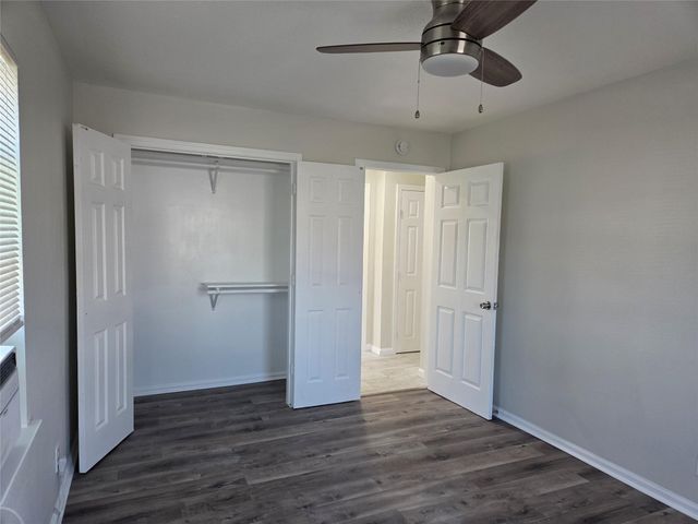 619 13th Street 1, Galveston, TX 77550