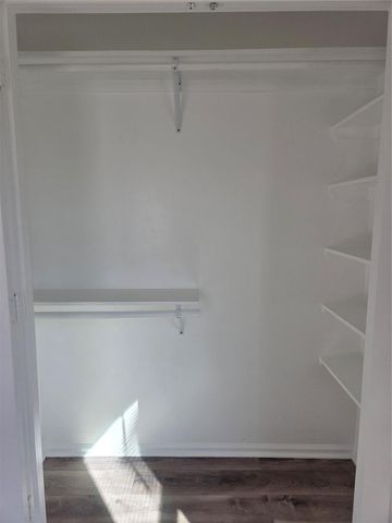 619 13th Street 1, Galveston, TX 77550