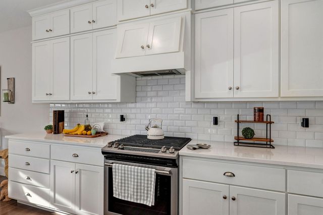 267 S Pebble Beach Avenue, Springfield, MO 65802