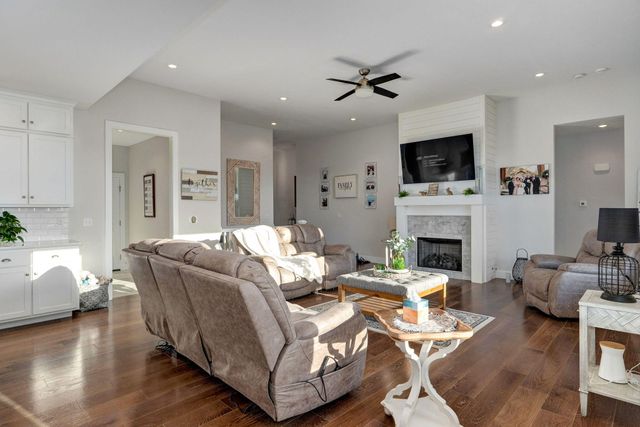 267 S Pebble Beach Avenue, Springfield, MO 65802