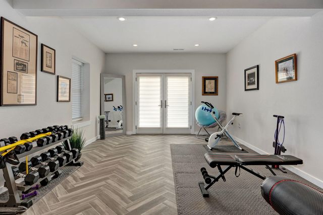 267 S Pebble Beach Avenue, Springfield, MO 65802