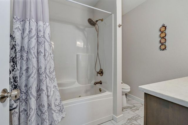 267 S Pebble Beach Avenue, Springfield, MO 65802