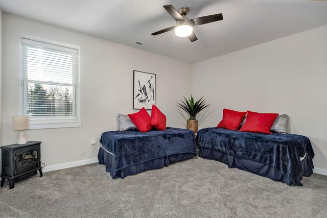 267 S Pebble Beach Avenue, Springfield, MO 65802