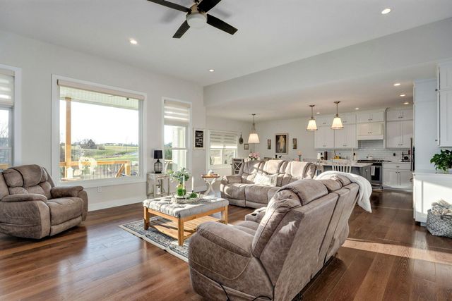 267 S Pebble Beach Avenue, Springfield, MO 65802