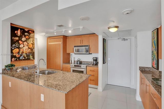 10275 Collins Avenue 829, Bal Harbour, FL 33154