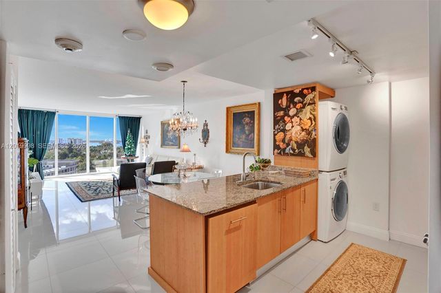 10275 Collins Avenue 829, Bal Harbour, FL 33154