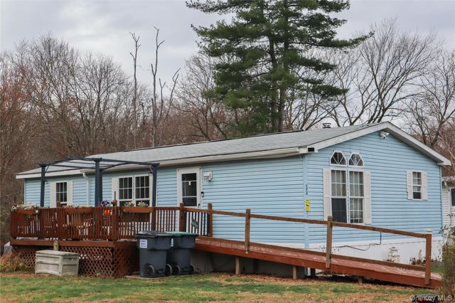 172 Democracy Lane, Washingtonville, NY 10992