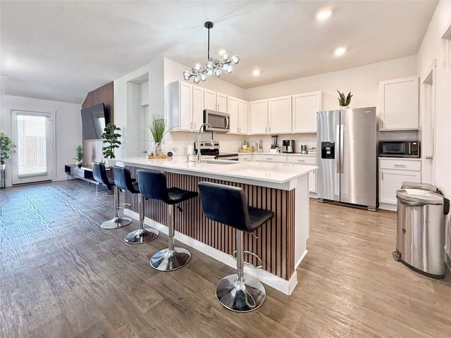 202 Canadian River TRL, Hutto, TX 78634