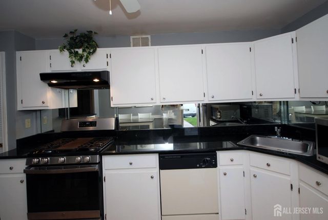 1101 Stony Brook Way, North Brunswick, NJ 08902