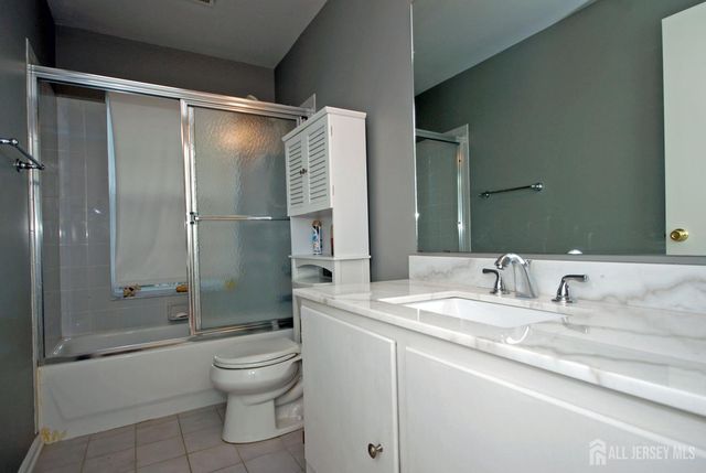 1101 Stony Brook Way, North Brunswick, NJ 08902
