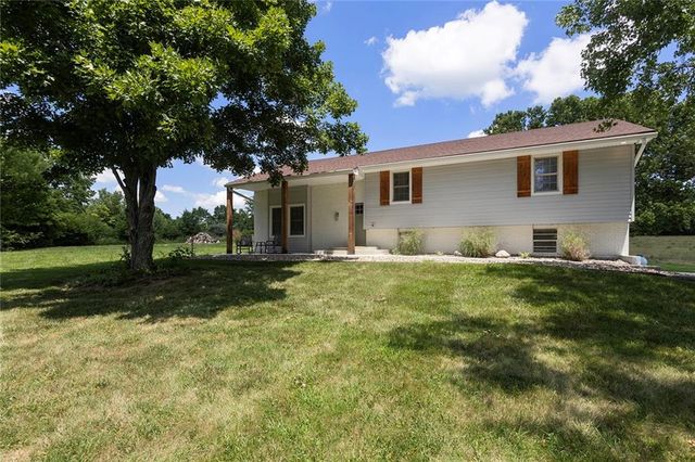 22612 N Prestige Drive, Holt, MO 64048