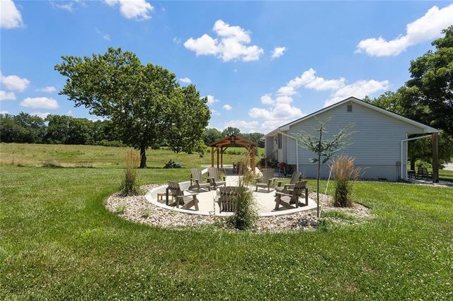22612 N Prestige Drive, Holt, MO 64048