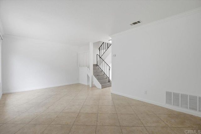 9457 Carlton Oaks Drive B, Santee, CA 92071