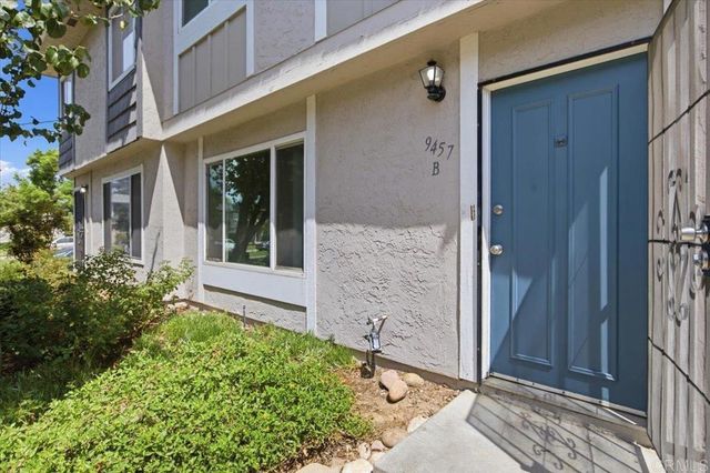 9457 Carlton Oaks Drive B, Santee, CA 92071