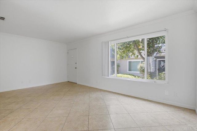 9457 Carlton Oaks Drive B, Santee, CA 92071