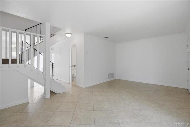 9457 Carlton Oaks Drive B, Santee, CA 92071