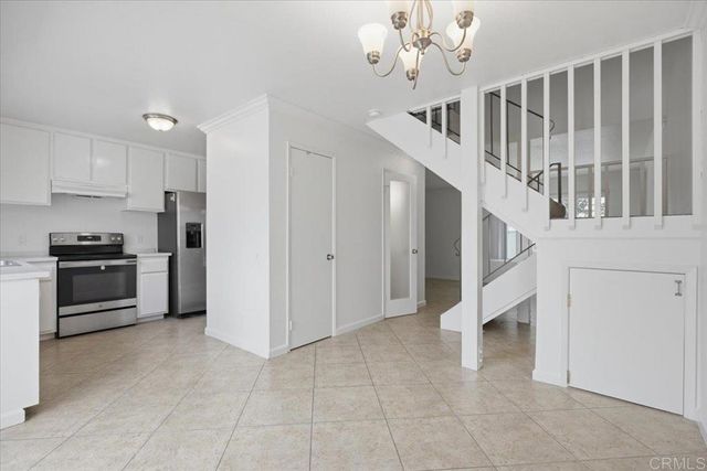 9457 Carlton Oaks Drive B, Santee, CA 92071