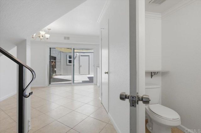 9457 Carlton Oaks Drive B, Santee, CA 92071