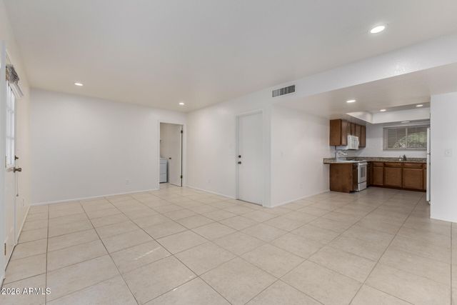 3835 E ALTADENA Avenue, Phoenix, AZ 85028