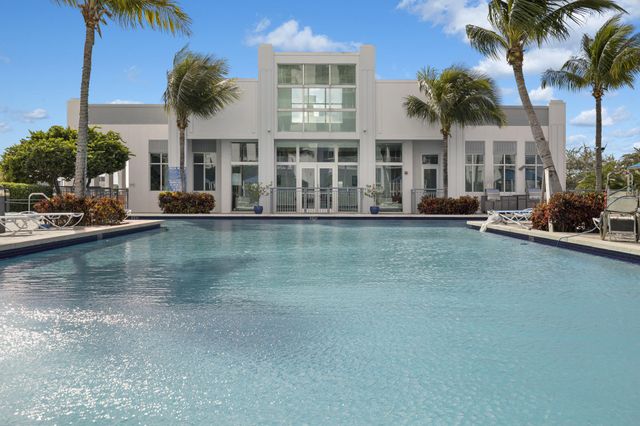 300 S Australian Avenue, West Palm Beach, FL 33401