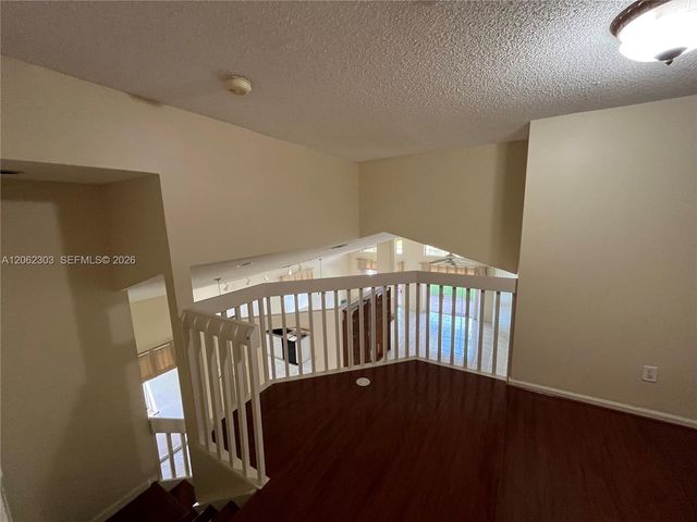 1540 W Lacosta Dr W, Pembroke Pines, FL 33027