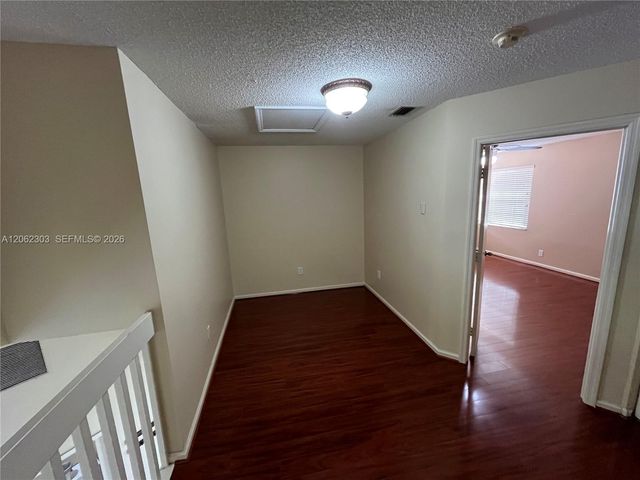 1540 W Lacosta Dr W, Pembroke Pines, FL 33027