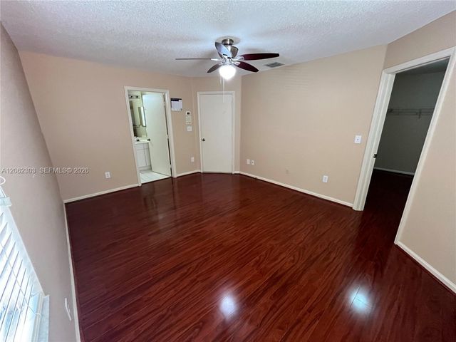 1540 W Lacosta Dr W, Pembroke Pines, FL 33027