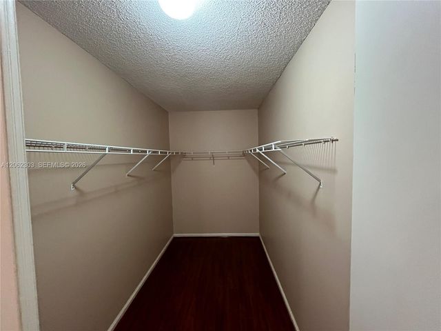 1540 W Lacosta Dr W, Pembroke Pines, FL 33027
