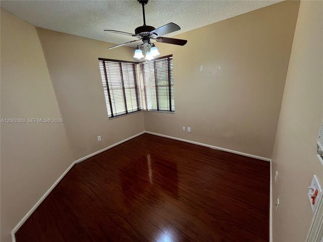 1540 W Lacosta Dr W, Pembroke Pines, FL 33027
