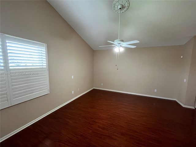 1540 W Lacosta Dr W, Pembroke Pines, FL 33027