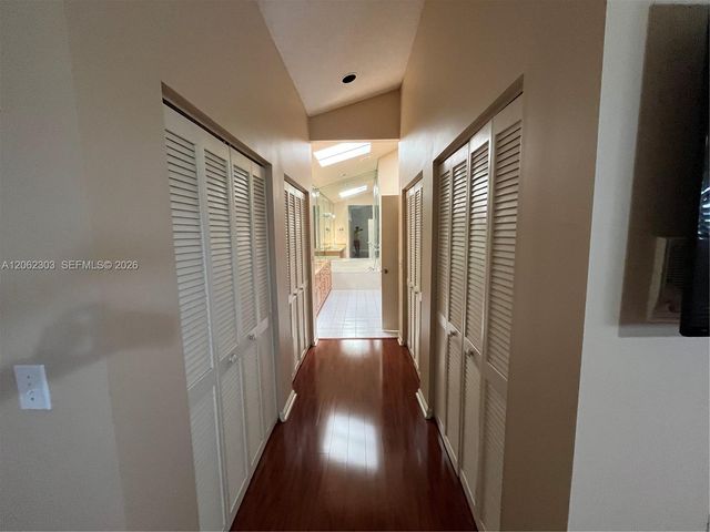 1540 W Lacosta Dr W, Pembroke Pines, FL 33027