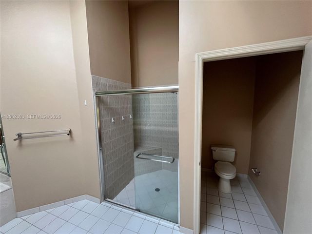 1540 W Lacosta Dr W, Pembroke Pines, FL 33027