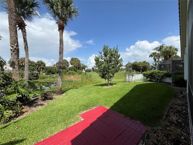 1540 W Lacosta Dr W, Pembroke Pines, FL 33027