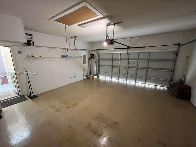 1540 W Lacosta Dr W, Pembroke Pines, FL 33027