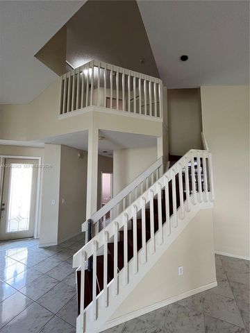 1540 W Lacosta Dr W, Pembroke Pines, FL 33027