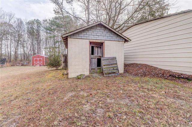 221 County Road 255, Fort Payne, AL 35967