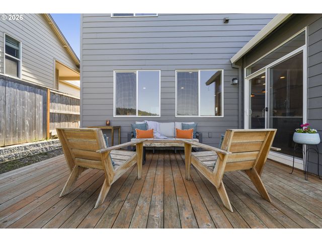 847 Ne PINEBREAK Dr, Estacada, OR 97023