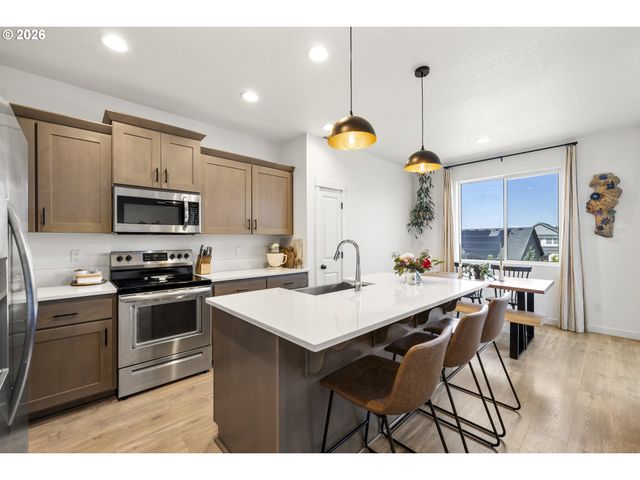 847 Ne PINEBREAK Dr, Estacada, OR 97023