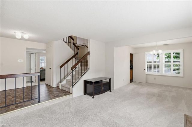 5204 Shorebreeze CT, Virginia Beach, VA 23464