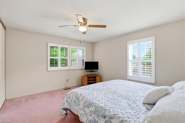5204 Shorebreeze CT, Virginia Beach, VA 23464