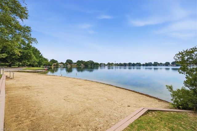 5204 Shorebreeze CT, Virginia Beach, VA 23464